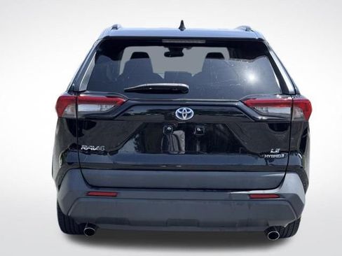 Used 2021 Toyota RAV4 LE AWD/4WD image 7