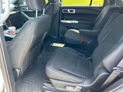 Used 2021 Ford Explorer XLT w/ Class III Trailer Tow Package AWD/4WD image 7