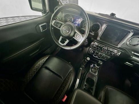 Used 2022 Jeep Gladiator Overland image 9