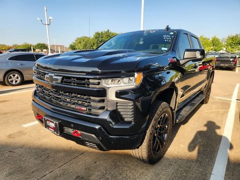 Used 2025 Chevrolet Silverado 1500 LT Trail Boss w/ LT Trail Boss Premium Package AWD/4WD image 3