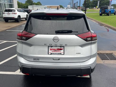 Used 2024 Nissan Rogue S AWD/4WD image 10