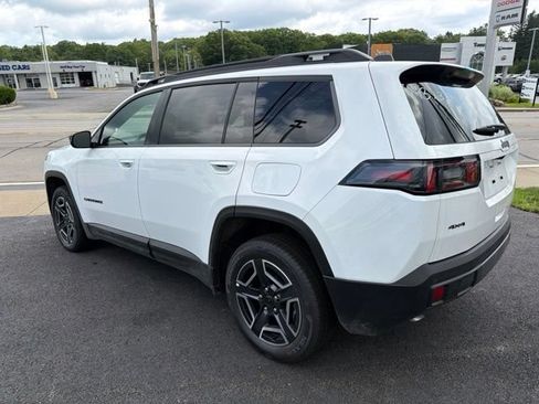 New 2026 Jeep Cherokee Laredo AWD/4WD image 5