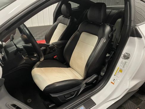 Used 2022 Ford Mustang GT Premium image 34