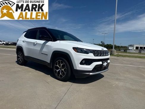 Used 2025 Jeep Compass Limited AWD/4WD image 1