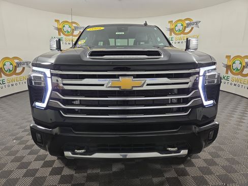 Used 2025 Chevrolet Silverado 3500 High Country w/ Technology Package image 2