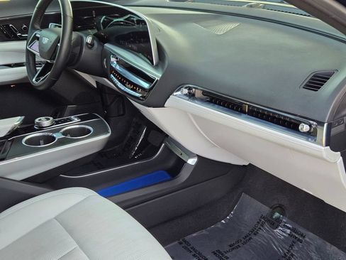 Used 2024 Cadillac Lyriq Luxury RWD image 28
