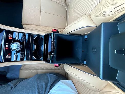 New 2025 Jeep Grand Cherokee Summit image 30