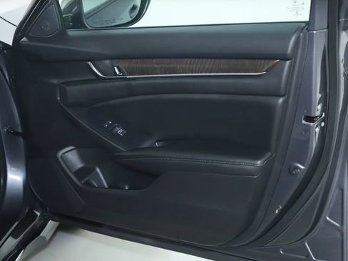 Used 2020 Honda Accord EX image 34