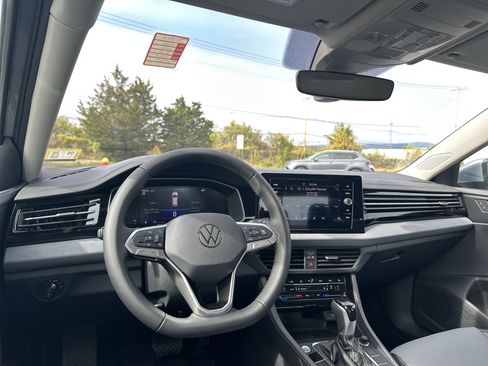 New 2025 Volkswagen Jetta SE image 15