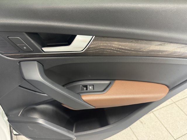 Used 2019 Audi Q5 Premium w/ Convenience Package AWD/4WD image 34
