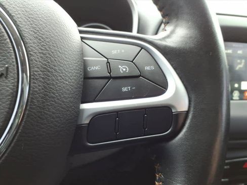 Used 2018 Jeep Compass Latitude w/ Popular Equipment Group image 14