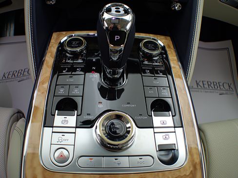 Certified 2022 Bentley Flying Spur Plug-In Hybrid AWD/4WD image 34