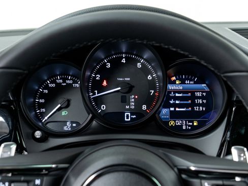 Used 2025 Porsche Macan image 21