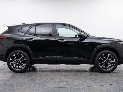 Used 2025 Chevrolet TrailBlazer LT w/ Driver Confidence Package AWD/4WD image 11