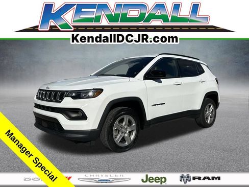 Used 2023 Jeep Compass Latitude AWD/4WD image 1