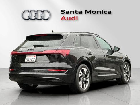 Used 2023 Audi e-tron Premium w/ Convenience Plus Package image 2
