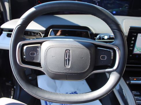 Used 2024 Lincoln Nautilus Reserve w/ Equipment Group 203A image 17