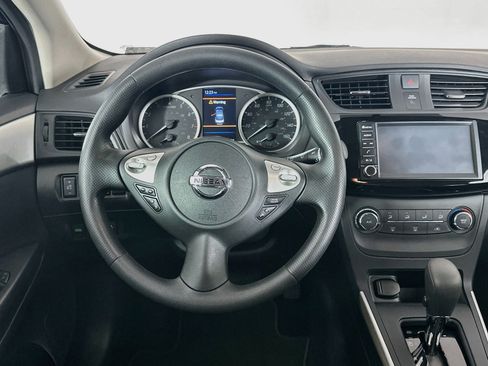 Used 2019 Nissan Sentra FWD image 17
