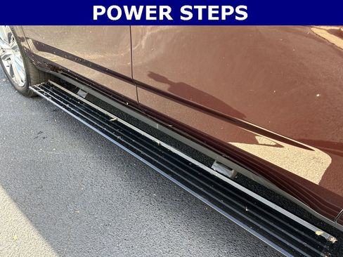 Used 2023 Chevrolet Tahoe High Country image 12