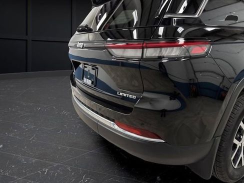 Used 2024 Jeep Grand Cherokee Limited w/ MOPAR Finishing Package image 35