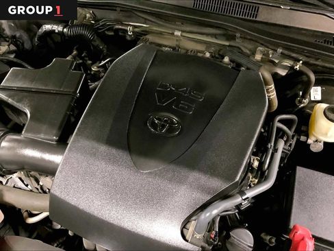 Used 2019 Toyota Tacoma SR5 image 32