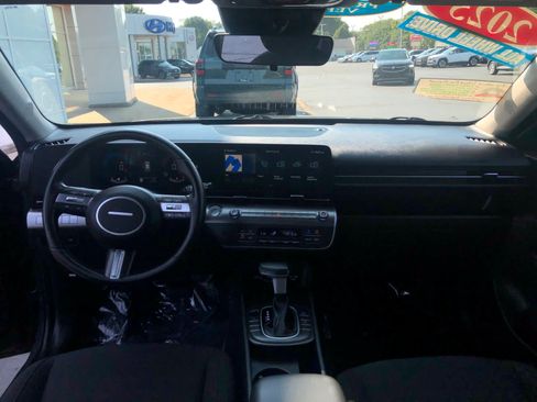 Certified 2025 Hyundai Kona SEL AWD/4WD image 21