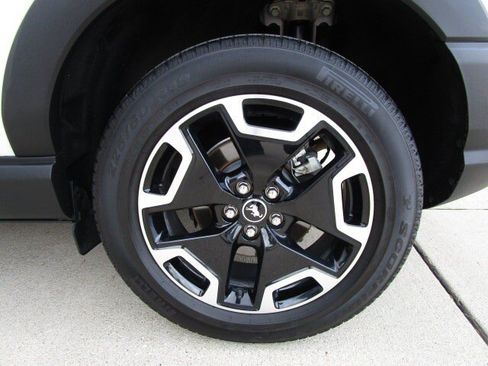 Used 2024 Ford Bronco Sport Outer Banks w/ Tech Package AWD/4WD image 9