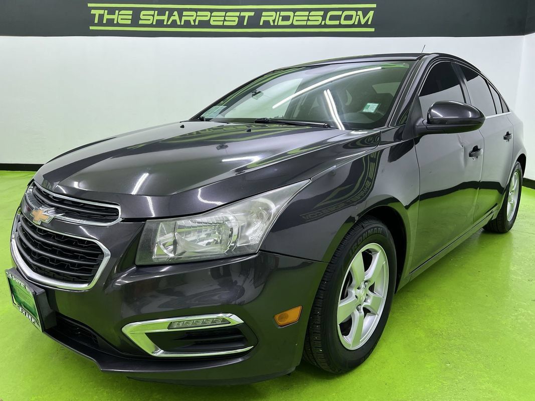 Used 2016 Chevrolet Cruze LT w/ Technology Package FWD image 5