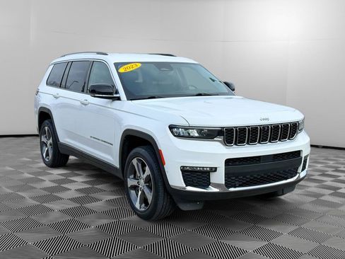 Used 2023 Jeep Grand Cherokee L Limited w/ Luxury Tech Group II image 9