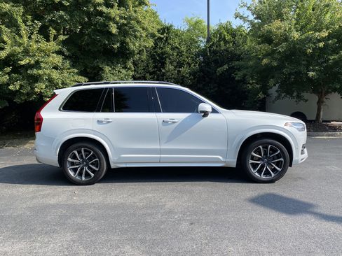 Used 2018 Volvo XC90 T6 Momentum w/ Convenience Package AWD/4WD image 10