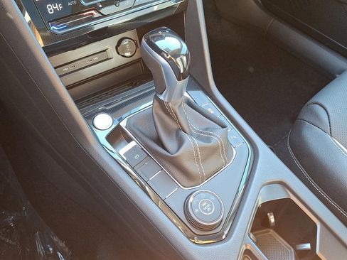 New 2026 Volkswagen Taos SEL image 13