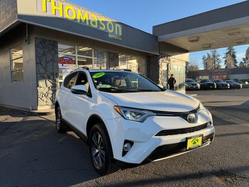 Used 2018 Toyota RAV4 XLE image 7