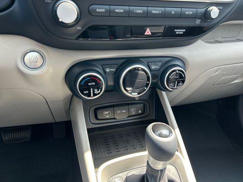 New 2026 Hyundai Venue SEL FWD image 18