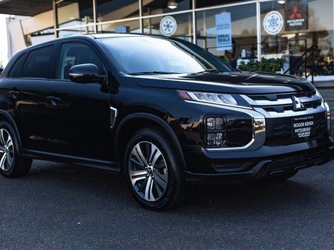 Used 2024 Mitsubishi Outlander Sport SE image 6