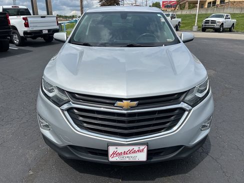 Used 2019 Chevrolet Equinox LT FWD image 2