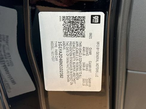 Used 2022 Chevrolet Corvette Stingray Coupe w/ Z51 Performance Package RWD image 25