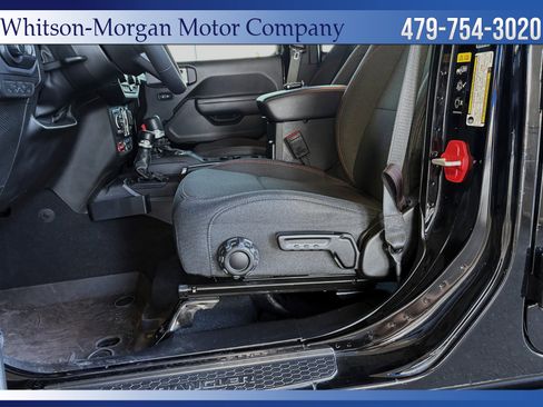 Used 2024 Jeep Wrangler Unlimited Rubicon w/ Technology Group image 15