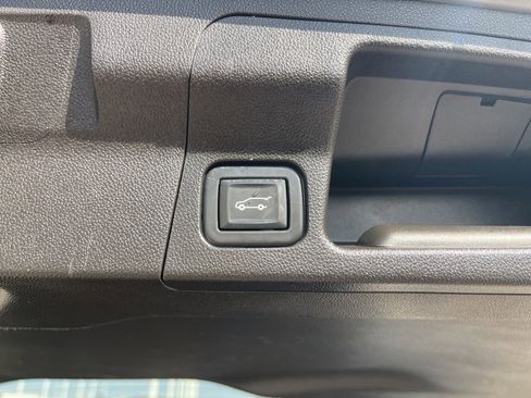 Used 2020 GMC Acadia SLE w/ Driver Convenience Package image 13