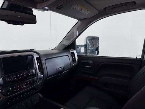 Used 2016 GMC Sierra 2500 SLT w/ Duramax Plus Package AWD/4WD image 22