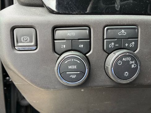 Used 2024 Chevrolet Silverado 1500 LT image 7