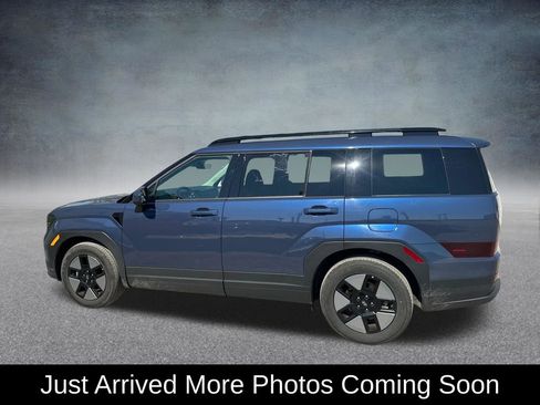 Used 2025 Hyundai Santa Fe SEL FWD image 2