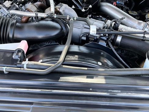 Used 2017 Ford F250 Platinum w/ Platinum Ultimate Package AWD/4WD image 33