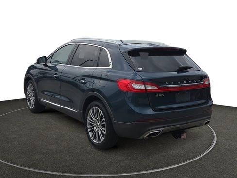 Used 2016 Lincoln MKX Reserve w/ Driver Assistance Package FWD image 3