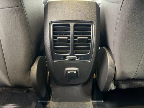 Used 2017 Ford Escape SE FWD image 28