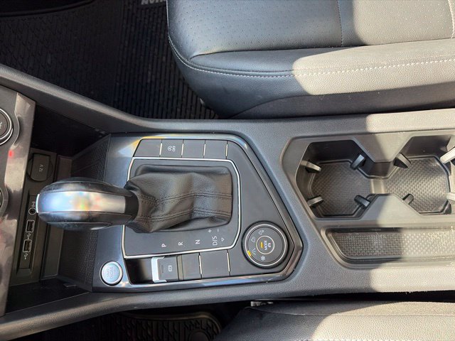 Used 2020 Volkswagen Tiguan SE w/ Panoramic Sunroof Package AWD/4WD image 32