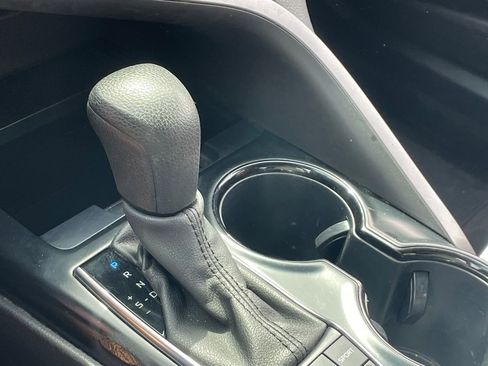 Used 2020 Toyota Camry LE w/ Carpet Mat Package image 7