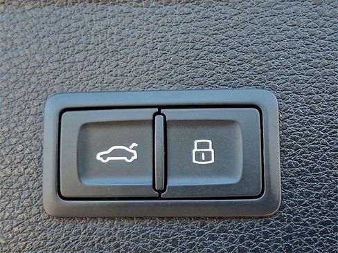 Used 2019 Audi Q5 2.0T Premium Plus w/ Premium Plus Package image 30