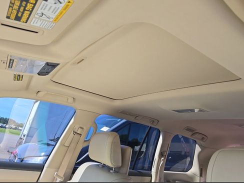 Used 2014 Lexus LX 570 4WD image 18