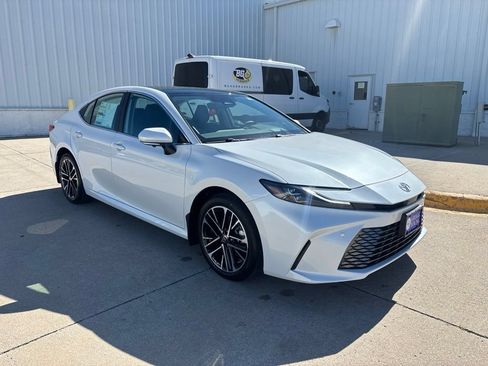 New 2026 Toyota Camry XLE AWD/4WD image 4