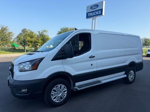 Used 2024 Ford Transit 250 Low Roof w/ Exterior Upgrade Package RWD image 4